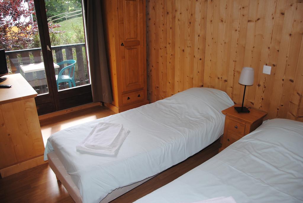 Hotel Les Combelles Châtel Zimmer foto